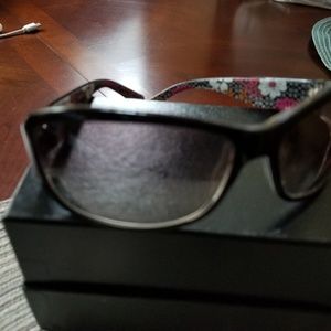 COACH sunglasses in excellent condition.